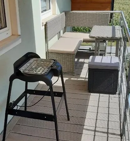 Am Bahnhof Apartment *